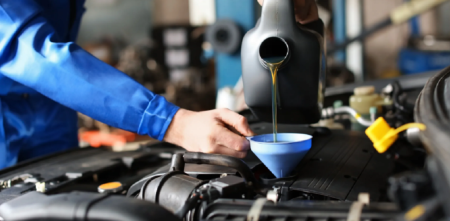 ¿Por qué es crucial cambiar el lubricante en tu vehículo?