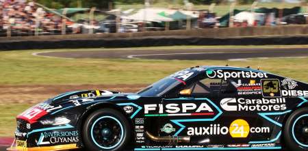TC: los festejos del equipo LCA Racing por la pole de Santero en Paraná