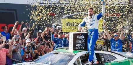 NASCAR: en una agónica definición, Ricky Stenhouse Jr. se llevó la victoria en Talladega