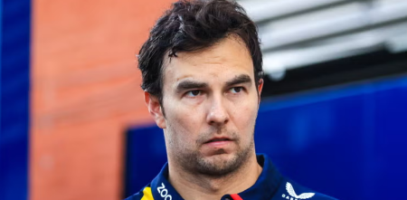 El ex F1 que destrozó a Checo Pérez: "Se convirtió en un desastre para Red Bull"