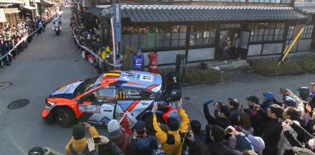 WRC: Neuville remontó y quedó a un paso de se campeón en el Rally de Japón