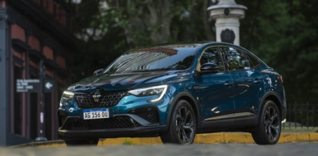 Renault abre el 2025 con el lanzamiento del verano: Arkana E-Tech Hybrid