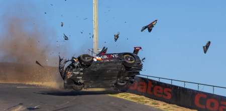 El impactante accidente de Stephen Grove en las 12 Horas de Bathurst