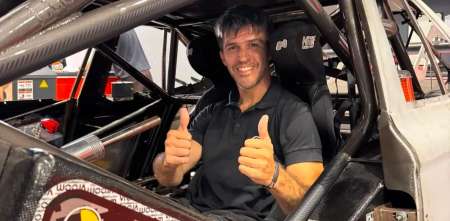 TC: Rossi probó la butaca del Camry en el taller del equipo Pradecon