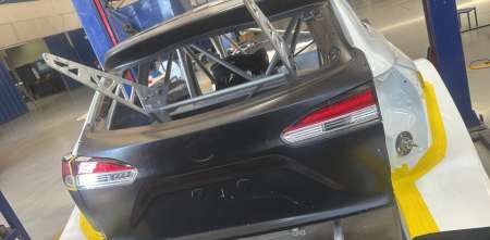 TC2000: avanzan los trabajos en la segunda Toyota Cross del equipo Corsi Sport