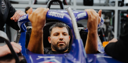 «Kun» Agüero se convierte en piloto de Porsche y sale a pista en Miami