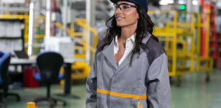 Gabriela Sabatini visitó con Renault la planta de Santa Isabel por los festejos de los 70 años