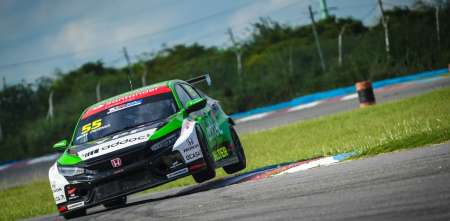 Mariano Pernía, la referencia en la 1ra práctica del TCR South America en Rosario