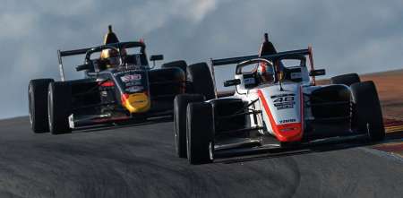 F4 Española: los argentinos cerraron el domingo con buenas y malas en Aragón