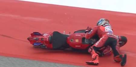 MotoGP: ¡Drama en Austin! Marc Márquez se fue al suelo cuando ganaba con comodidad