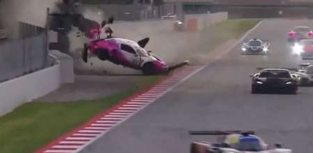 Una maniobra temeraria desencadenó un fortísimo accidente en el circuito de Barcelona
