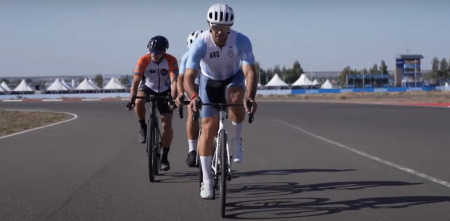 Manu Urcera y el ciclismo: su nueva pasión fuera del automovilismo