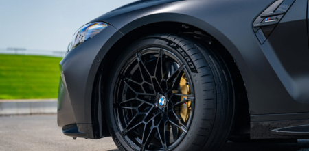 El nuevo Pirelli PZero gana la comparativa «Tire Reviews» en su debut