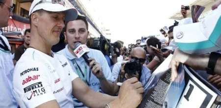 F1: Michael Schumacher firmó un casco de Jackie Stewart con motivos benéficos