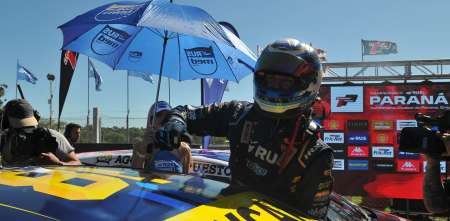 Turismo Pista: Matías Canapino prevaleció en un final electrizante y festejó en Paraná