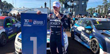 TCR South America: Leo Pernía, tras la victoria: “Me trajeron en el aire toda la carrera, por suerte pudimos defender”