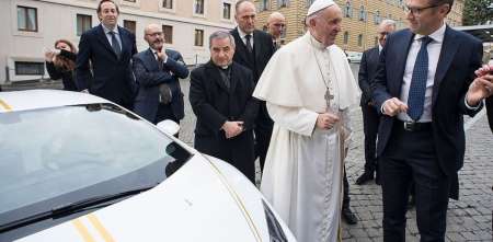 La F1 publicó un sentido mensaje de despedida al Papa Francisco