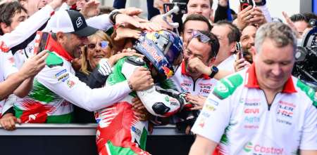 VIDEO: MotoGP: el acrobático festejo de Zarco tras quedarse con el GP de Francia