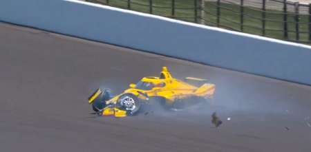 IndyCar: durísimo accidente de Scott McLaughlin en el inicio del domingo en Indianápolis