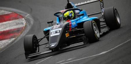 F4 Italiana: Teo Schropp tuvo un viernes positivo en Vallelunga