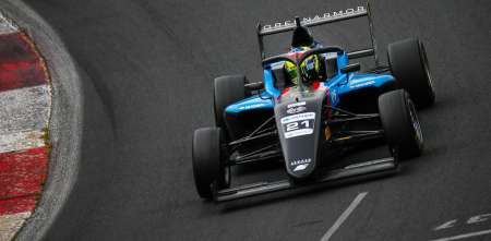 F4 Italiana: Teo Schropp pudo recuperar terreno en la primera carrera de Vallelunga