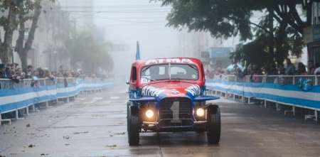 Olavarría: Festejo patrio bien fierrero
