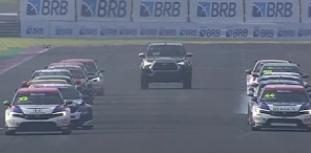 TCR South America: Pernía-Piquet y un problema en la largada de la final 1 en Termas que los complicó