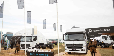 Mercedes-Benz exhibe sus camiones y servicios en Agroactiva 2025