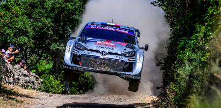 WRC: Ogier lidera en Cerdeña luego de un viernes cambiante