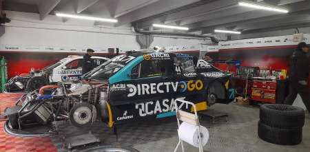 Top Race: Leonel Pernía dominó el primer ensayo bajo la lluvia en el Gálvez