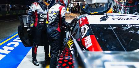 WEC: cae la noche en Le Mans y el Lexus de Pechito López se mete en el podio de la LMGT3