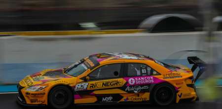 Top Race: Aldrighetti se quedó con una carrera atractiva en Buenos Aires