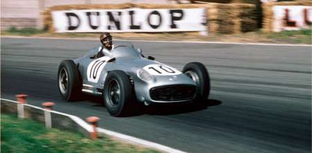F1: ¡En la memoria! Mercedes homenajeo a Fangio en el aniversario de su nacimiento