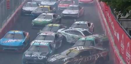 NASCAR: ¡Drama total! el multitudinario choque durante la carrera en Chicago