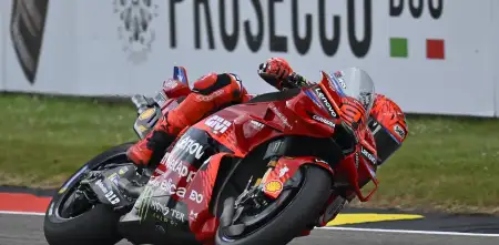 MotoGP en Alemania: Marc Márquez ganó la carrera sprint en Sachsenring en la última vuelta
