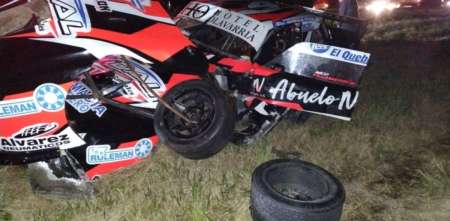 Un piloto volvía de correr y sufrió un duro accidente en la ruta