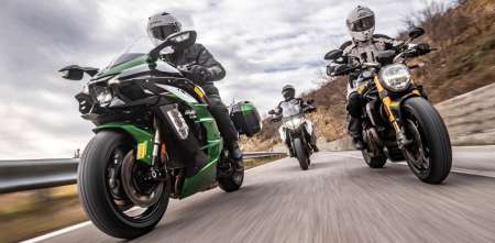 Vacaciones de invierno: los consejos de Pirelli para la seguridad de los neumáticos de las motos