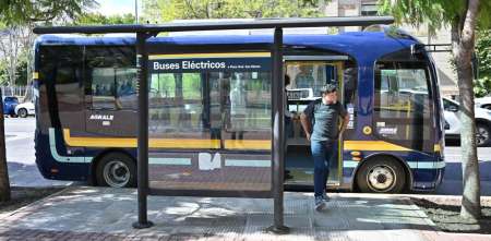 Los colectivos deberán ser a GNC o eléctricos a partir de 2027 en el AMBA