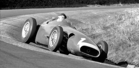 Fangio, el inmortal del asfalto: a 30 años de su partida