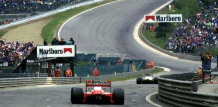 F1: Eau Rouge, una de las curvas más famosa y en la que Senna "hablaba con Dios"