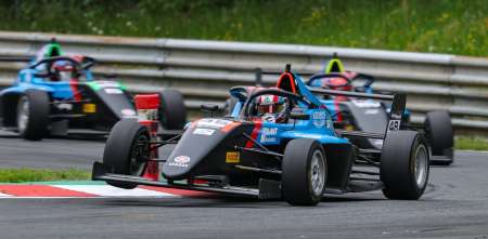 F4 CEZ: Gino Trappa sale a defender la punta del campeonato en Most