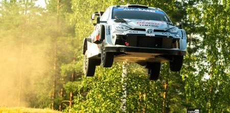 WRC: Rovanperä cerró el viernes como líder en Finlandia