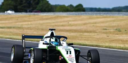 GB4 Championship: Juncos probó en vísperas de la fecha en Brands Hatch: “Tenemos buenas sensaciones”