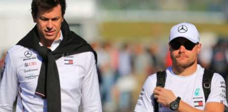 F1: Toto Wolff sigue presionando para que Bottas consiga un asiento en la temporada 2026