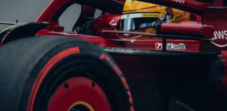 F1: la cláusula en el contrato que ataría a Hamilton a Ferrari