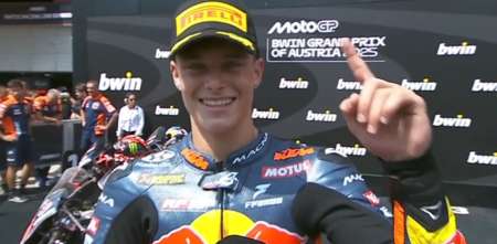 Perrone, tras lograr su primera pole en Moto3: “Lo importante mañana es disfrutar la carrera y pensar”