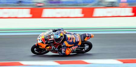 Moto3: Perrone finalizó segundo tras un final para el infarto en el GP de Hungría