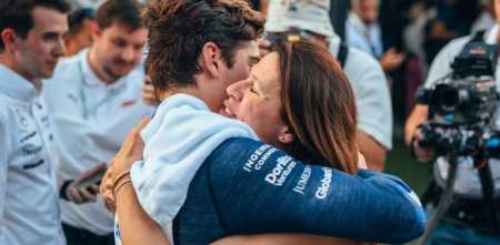 La mamá de Colapinto sorprendió a todos con un bonito gesto luego del GP de Italia ¿Qué pasó?