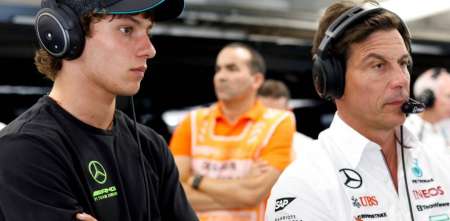 El campeón de F1 que salió al cruce de Toto Wolff y defendió a Antonelli de las criticas