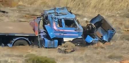 Milagro en Neuquén: un camión sin frenos desbarrancó 40 metros y el chofer salió con vida